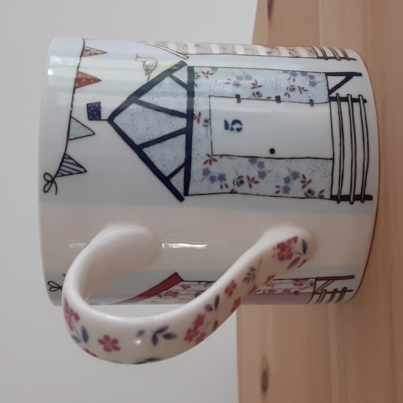 Queens by Churchill Gone to the Beach Fine Bone China Tea Coffee Cup 8 oz - Picture 4 of 10